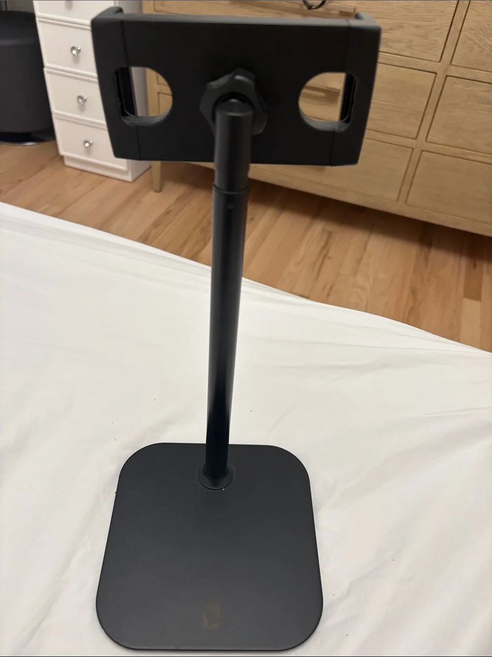 Adjustable Black Phone/Ipad Stand Holder - Universal Mount